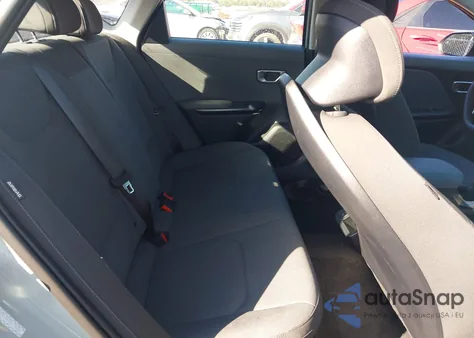 2025 Kia K4 Lxs z USA, uszkodzony, nr VIN 3KPFT4DE5SE174526